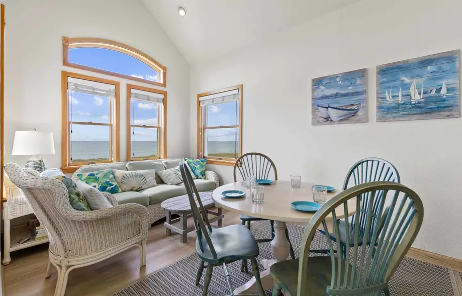 Hatteras HI'd Away