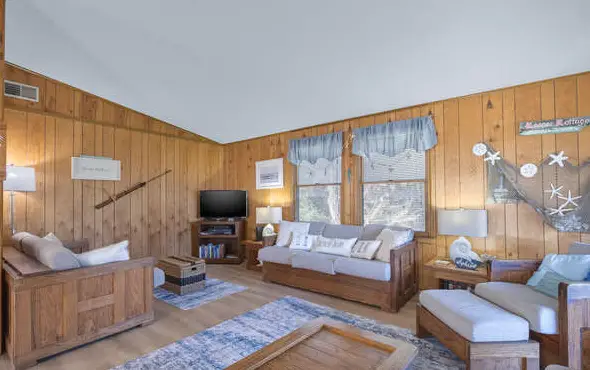 7595 - Kaspar Kottage