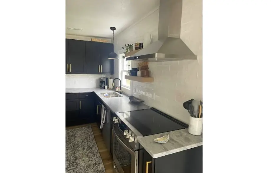 Relax, unwind in beautiful coastal cottage near exquisite Cape Hatteras Seashore