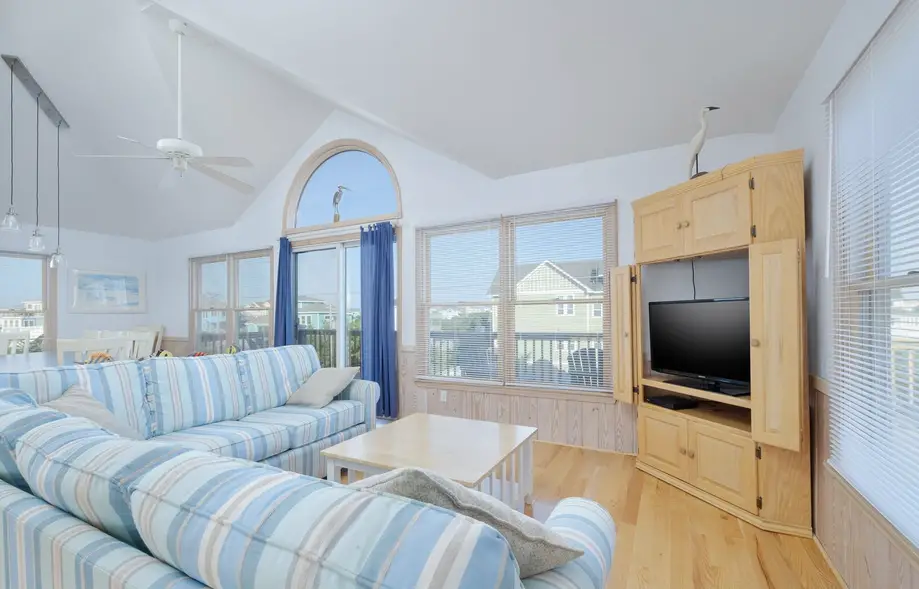 7692 - Seaside Serenity