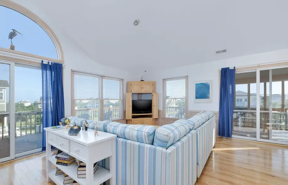 7692 - Seaside Serenity