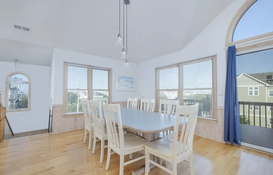 7692 - Seaside Serenity