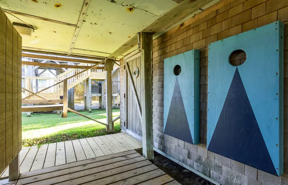 7933 - Salty Sea-Gal