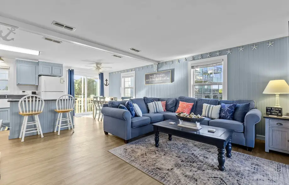 7933 - Salty Sea-Gal