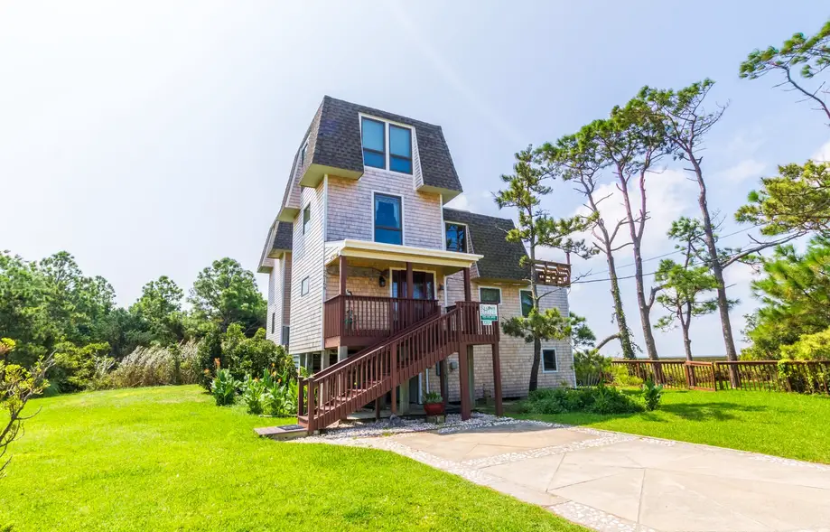 7201 - Carol's Soundfront Castle