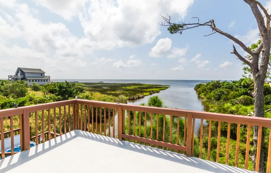 7201 - Carol's Soundfront Castle