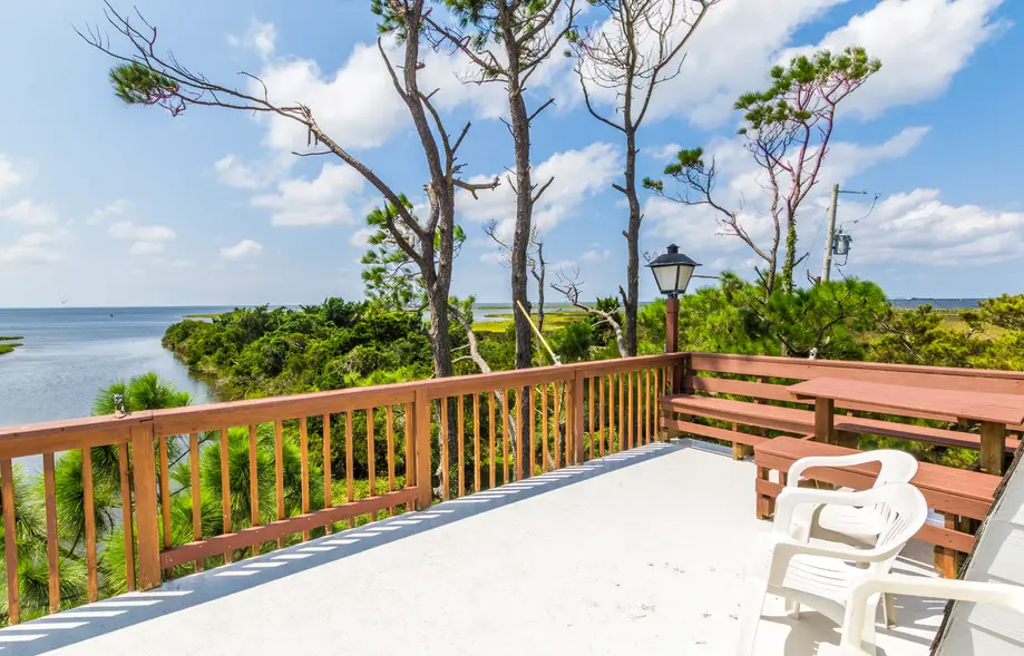 7201 - Carol's Soundfront Castle