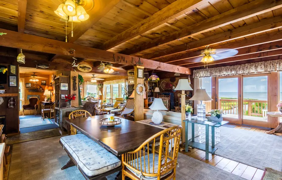 7201 - Carol's Soundfront Castle