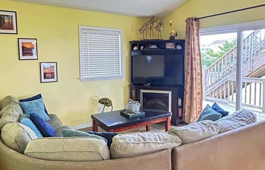 7039 - A Wave From It All