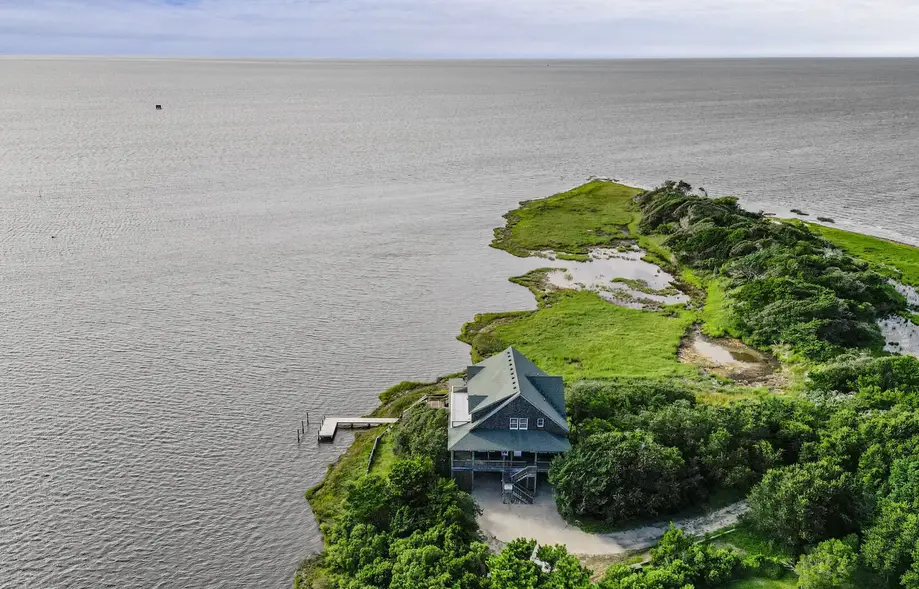 7825 - The Carolina Moon