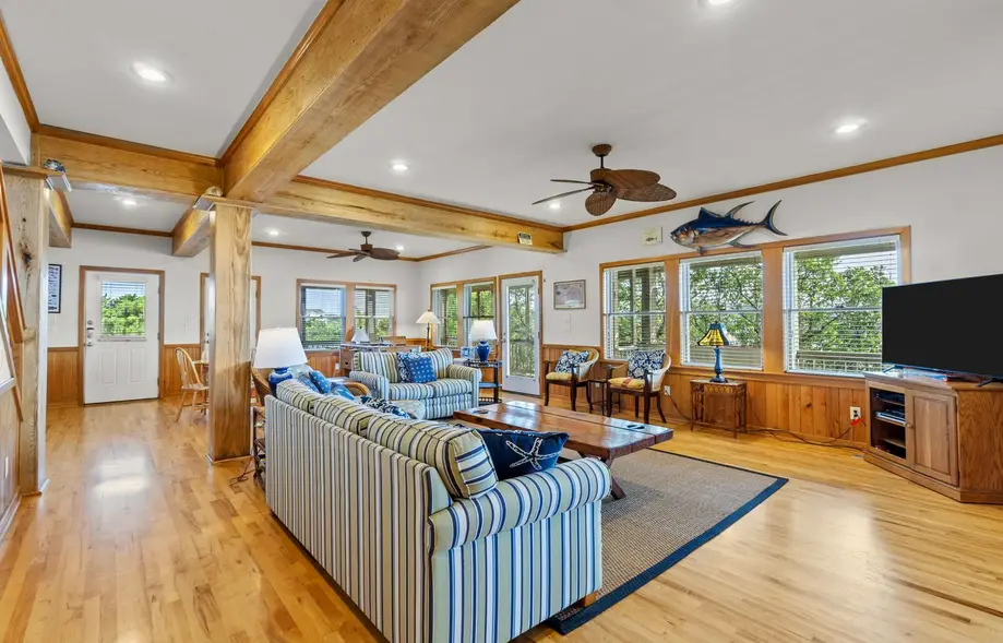 7825 - The Carolina Moon