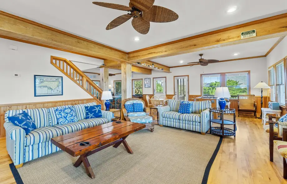 7825 - The Carolina Moon