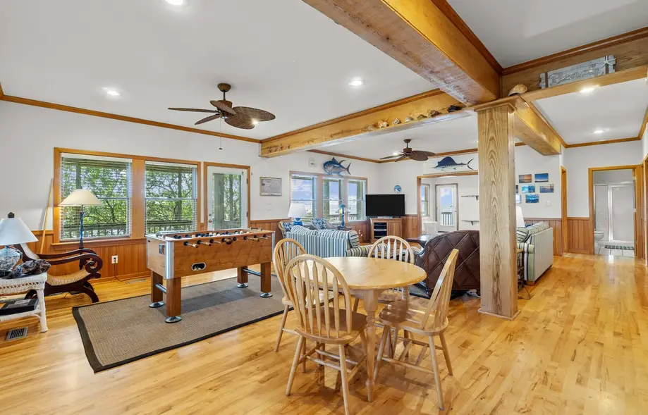 7825 - The Carolina Moon